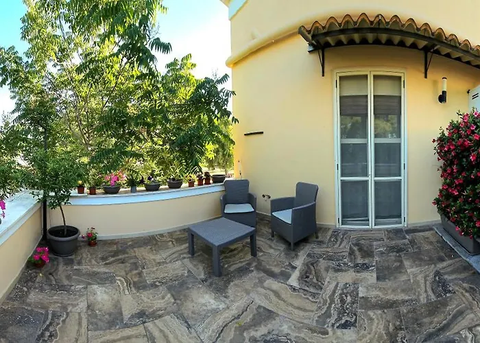 לינה וארוחת בוקר Olemar *